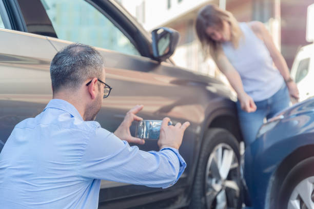 Professional Full Coverage Car Insurance technician working in Mission Hills, KS